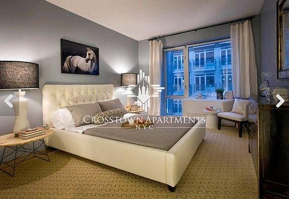 2nd image of 4118 Crescent St APT 7E