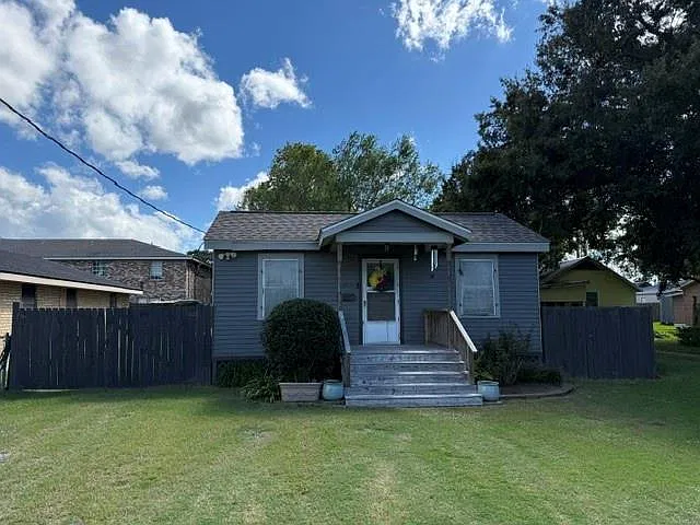 1019 People St