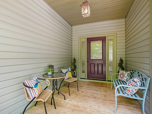5th image of 608 Porteur Point