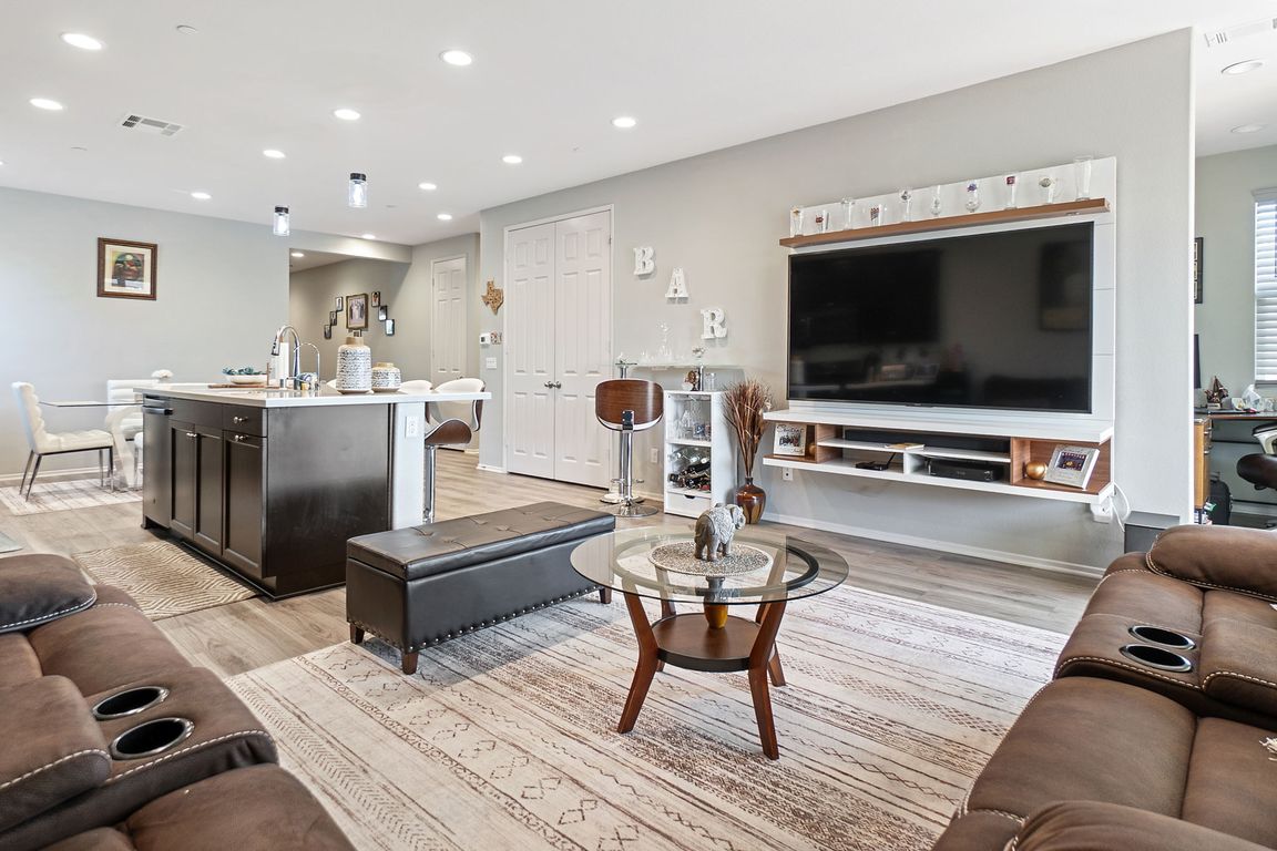 next background image