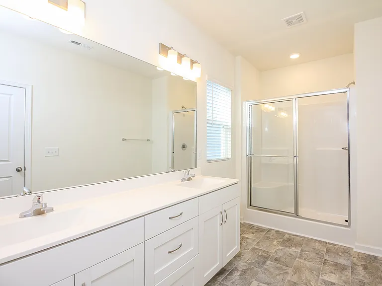 1537 Corbett St — Photo 9
