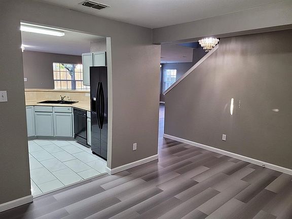 5th image of 2412 Emerald Ln