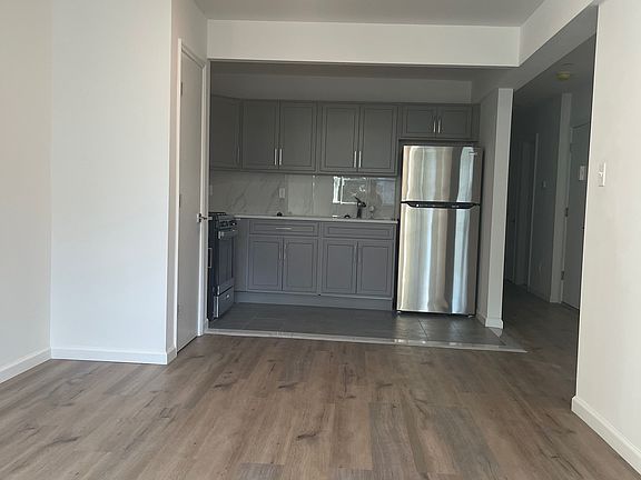 2nd image of 179 Chauncey St Floor 3