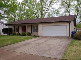 504 Queen Ann Dr, Hazelwood, MO 63042