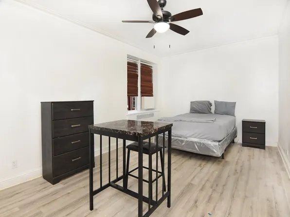 2191 Bolton Street image 2 of 12