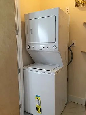 Rented by BRICK & GALO REALTY CORP | media 24