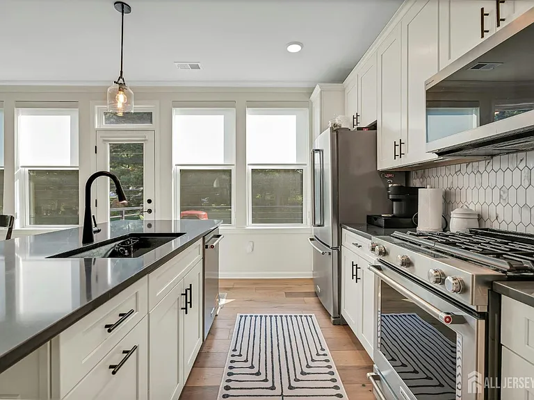 610 Sadie Cir — Photo 11