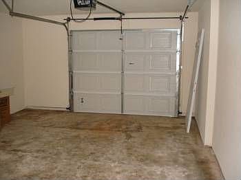 4th image of 4062 Creekside Dr