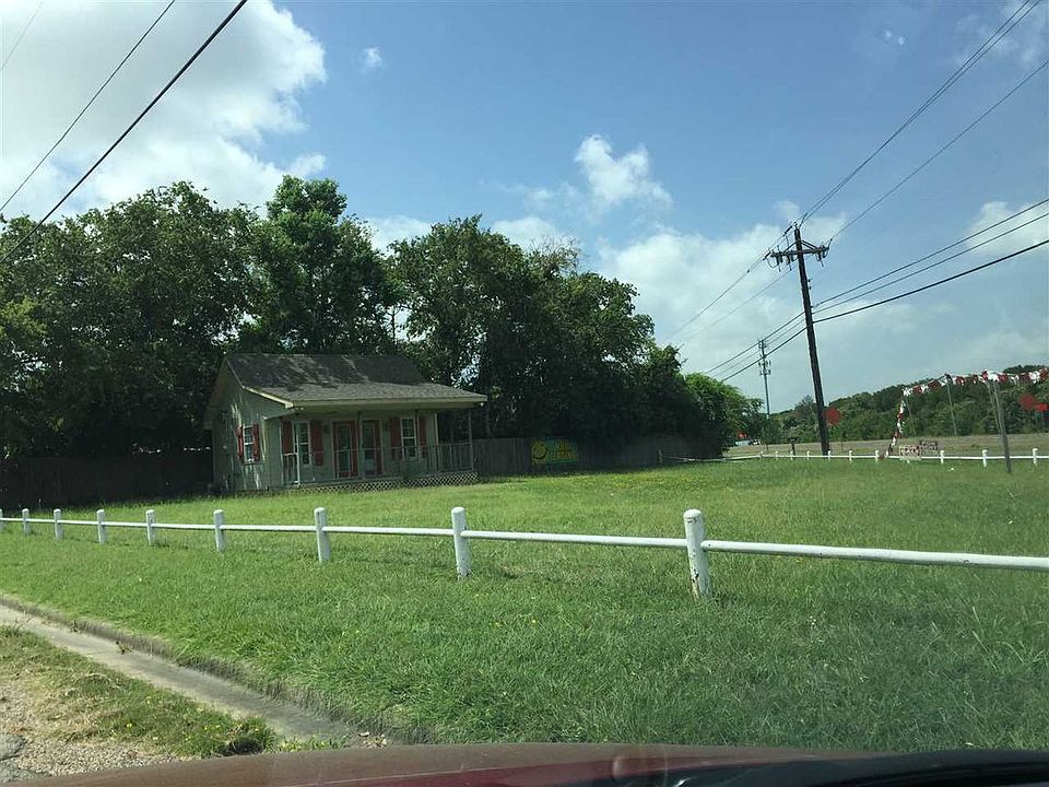 1st image of 431 N Lacy Dr