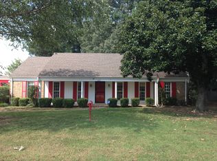 5800 Macinness Dr, Memphis, TN 38119