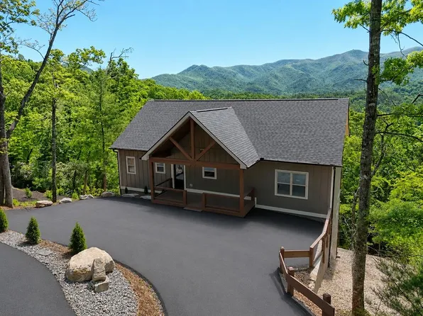 438 Mill Ridge Rd, Hiawassee, GA 30546