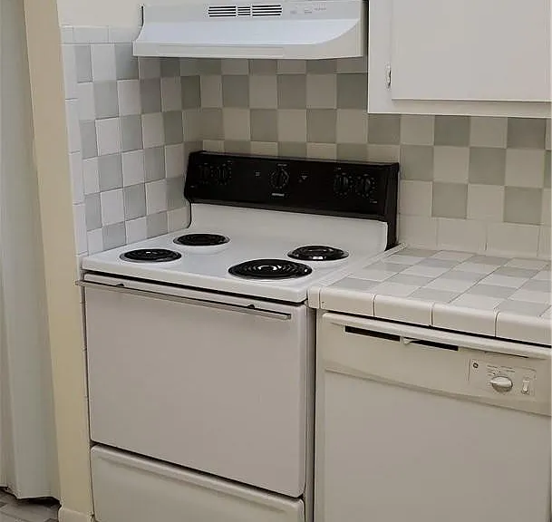 7900 Fairview Dr #206 — Photo 3