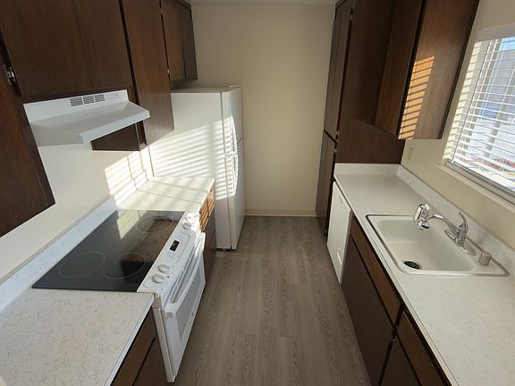 4th image of 421 Perkins St APT 304