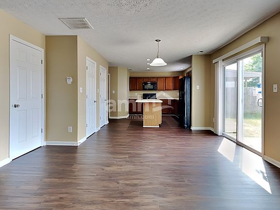 4th image of 111 Covey Pl
