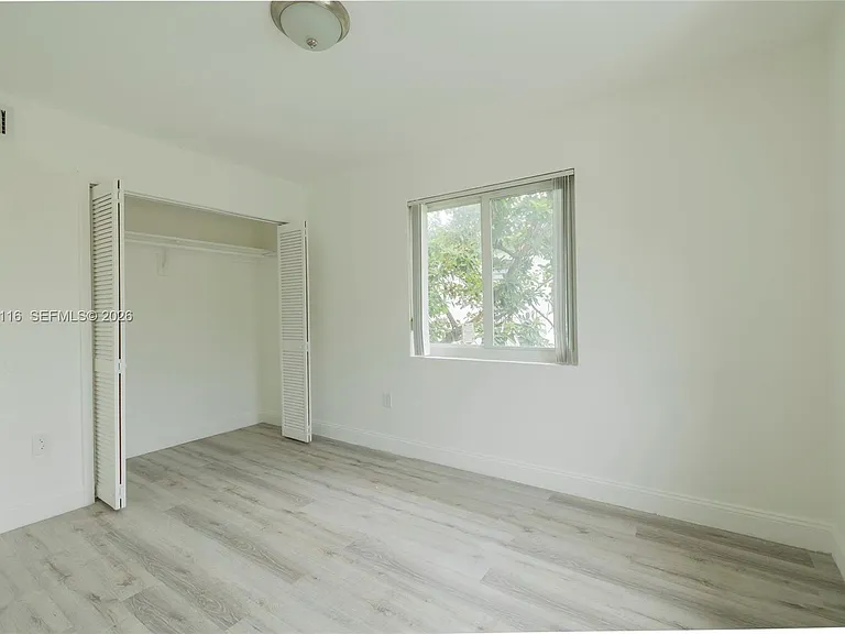 1091 SW 4th St #2 — Photo 12