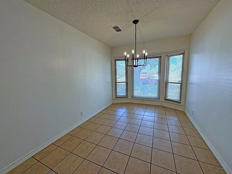 4027 Angelina Dr — Photo 10