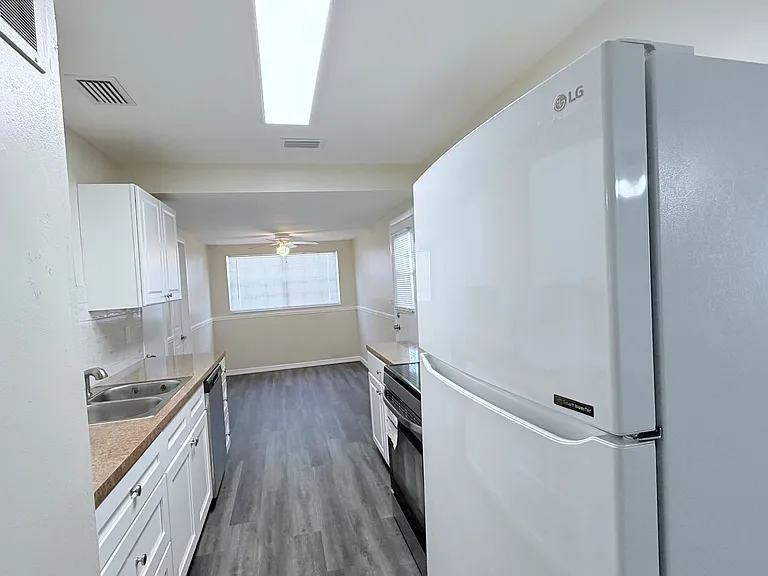 7912 W Paris St — Photo 3