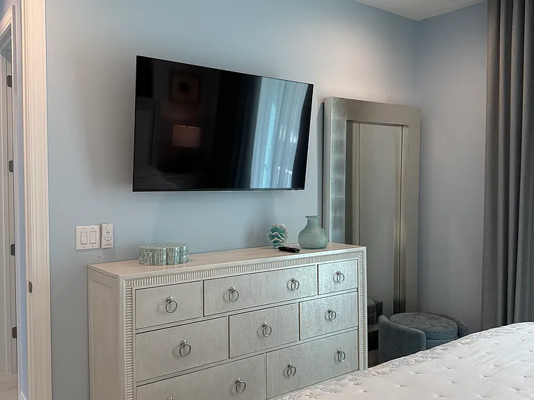 111 Madison Ct — Photo 32
