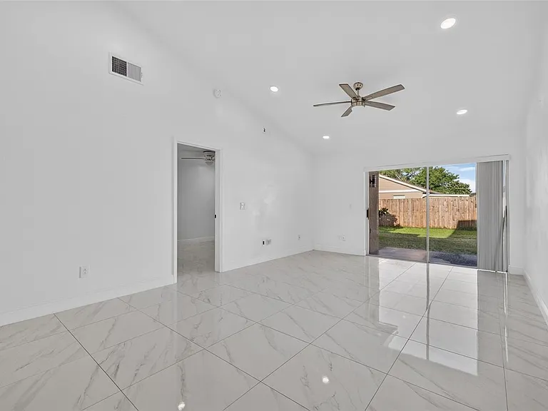 3128 Sandy Shore Ln — Photo 19