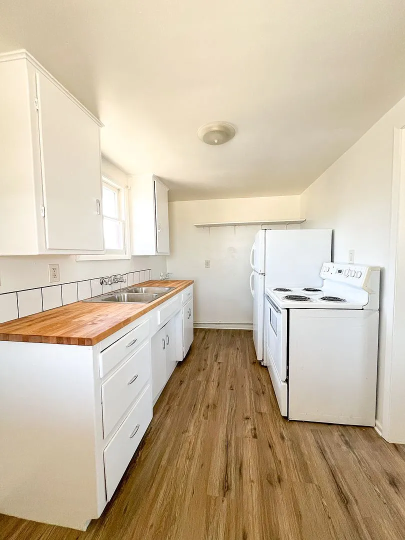 6067 Abronia Ave — Photo 4