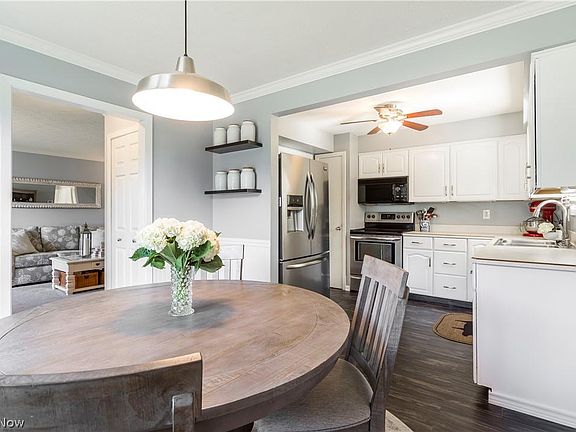5th image of 30233 Westlawn Dr