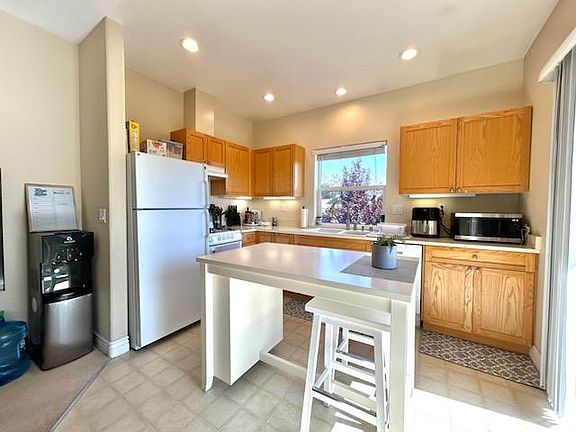 3rd image of 1254 Broadway Ct APT 2