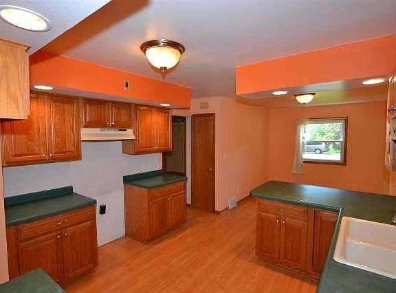 4th image of 1835 Manitoba Ave