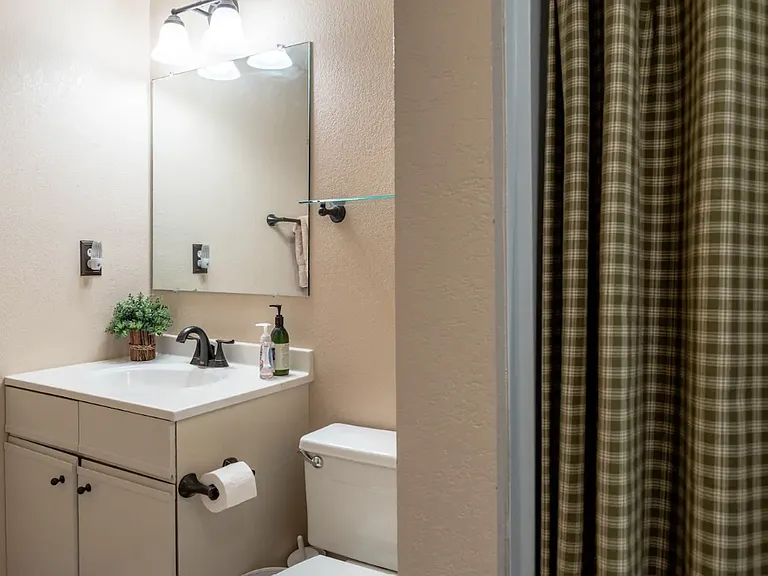 247 Lake Dr #3204 — Photo 5
