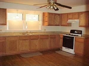 4th image of 10316 Armitage Ave