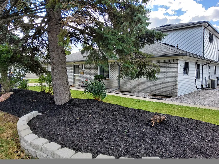 4521 Crooks Rd — Photo 15
