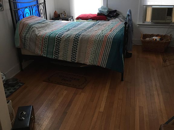 3rd image of 939 Campbell Ave