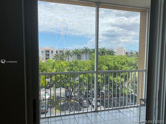 5th image of 9805 NW 52nd St APT 521