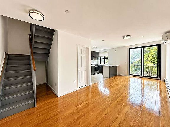 3rd image of 970 52nd St