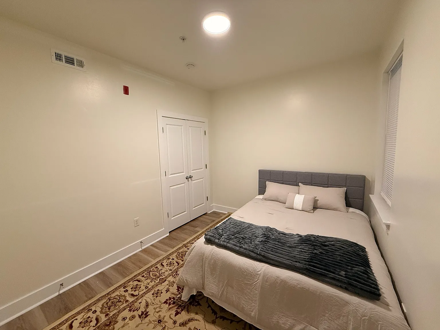 3 bed, 715 sqft, $1,700 — Photo 4