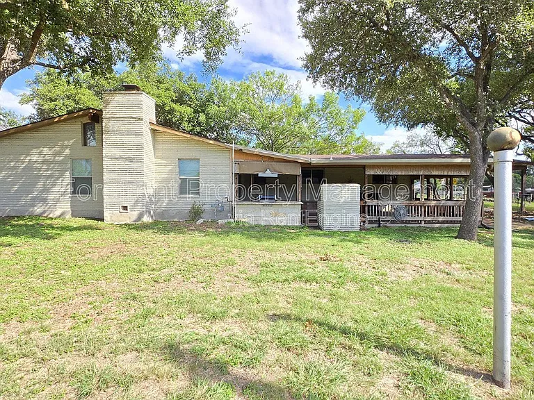 7609 Linkside St — Photo 4