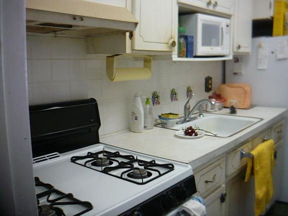 5th image of 1900 58th Ave N APT 17