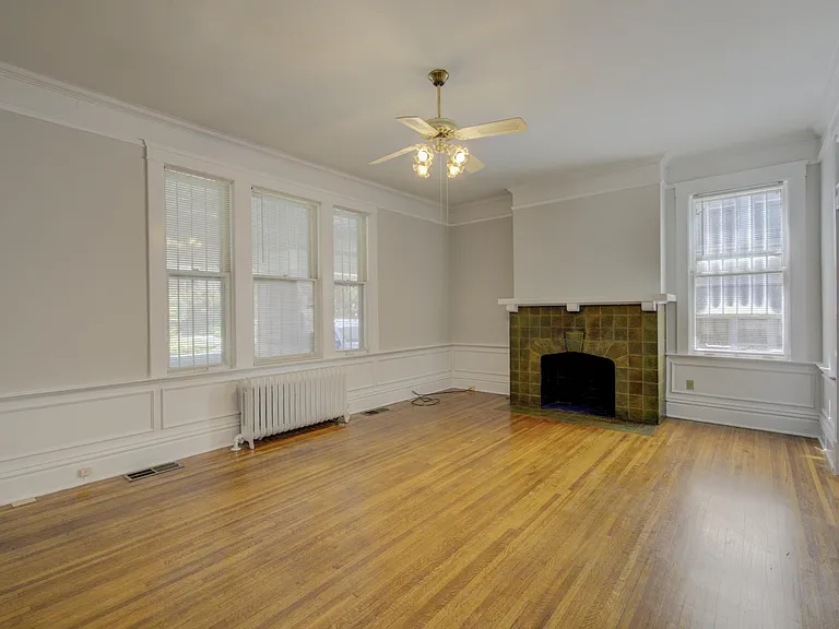 19 S Evergreen St — Photo 5