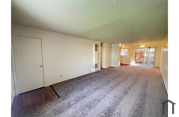 Building Photo - 451 Fleming Ave E