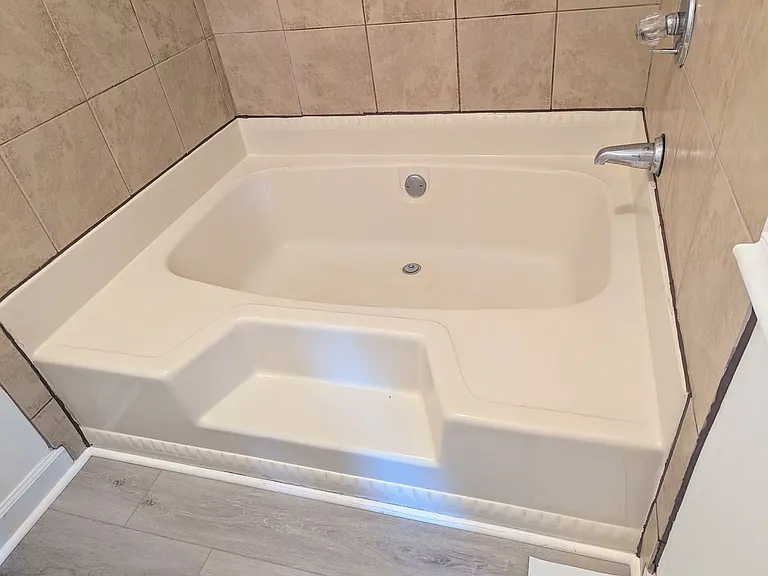 849 Lancaster Ln — Photo 22