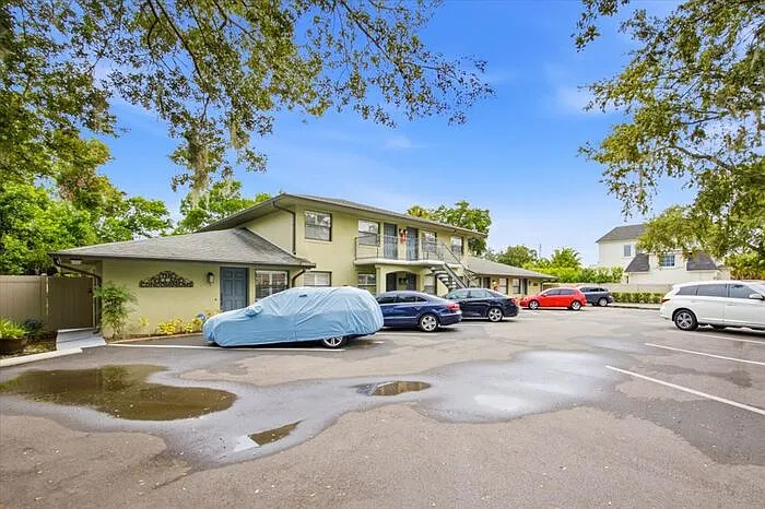 2 bed, 1.0 bath, 709 sqft, $2,300 — Photo 3