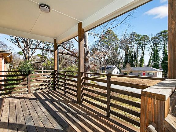 3rd image of 2085 Dellwood Pl