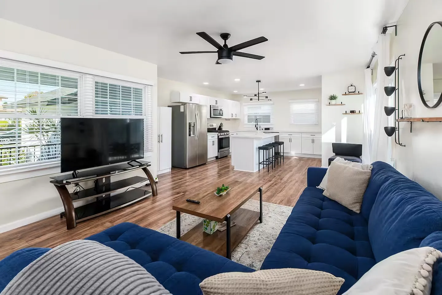 5209 Solola Ave — Photo 2
