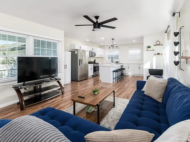5209 Solola Ave — Photo 2