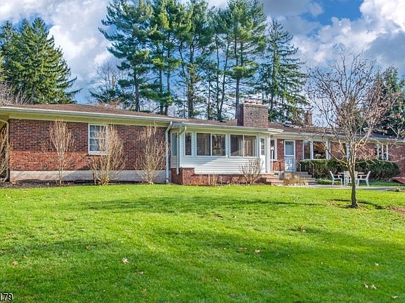 5th image of 13 Schneider Ln