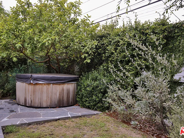2330 Walnut Ave — Photo 33