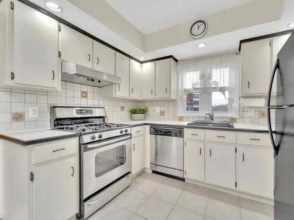 131 Beacon St #4, Chelsea, MA 02150