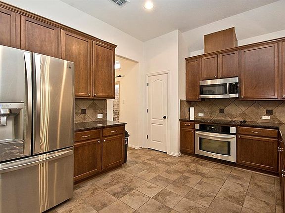 5th image of 6039 Hidden Creek Ln