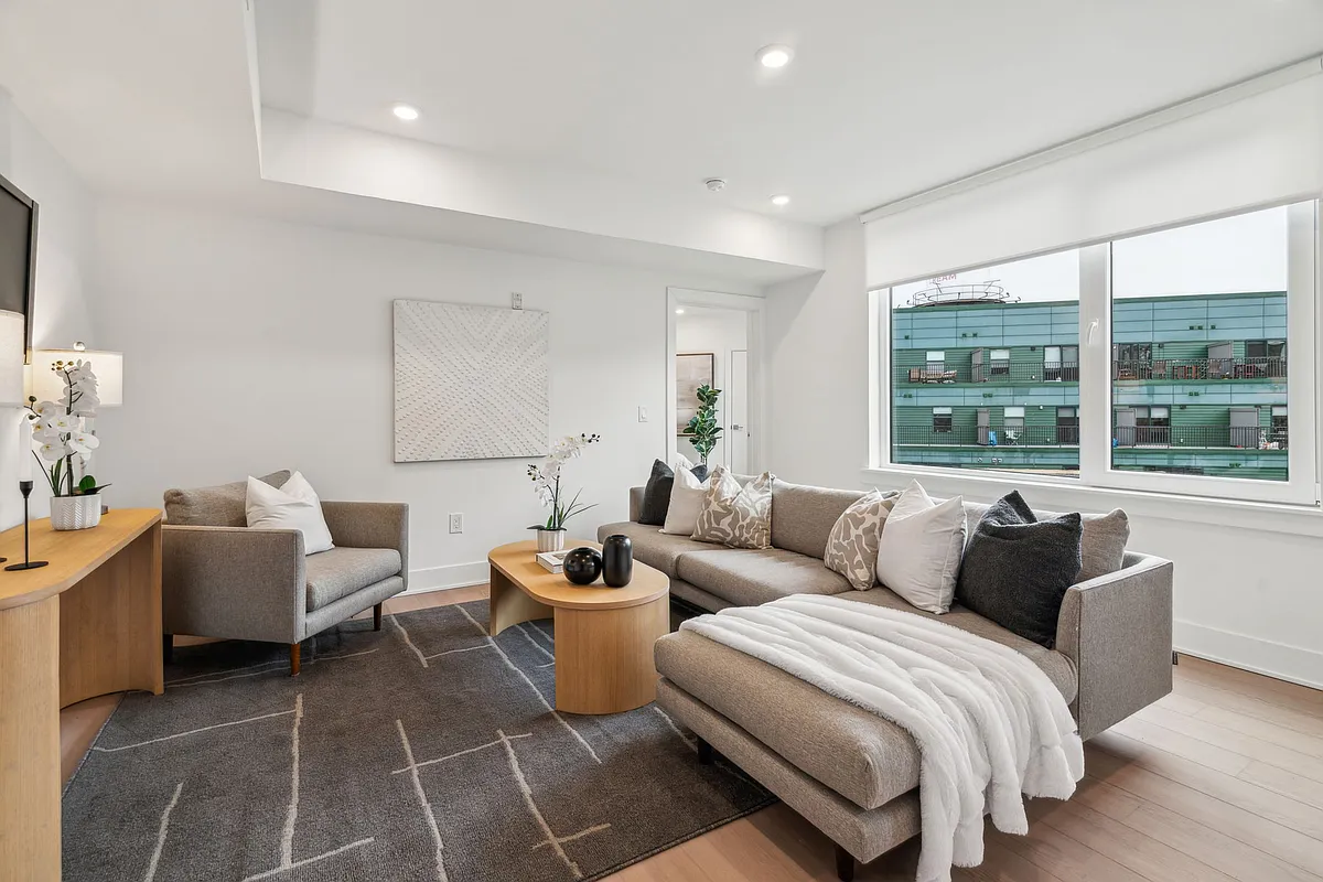 Floor plan 606