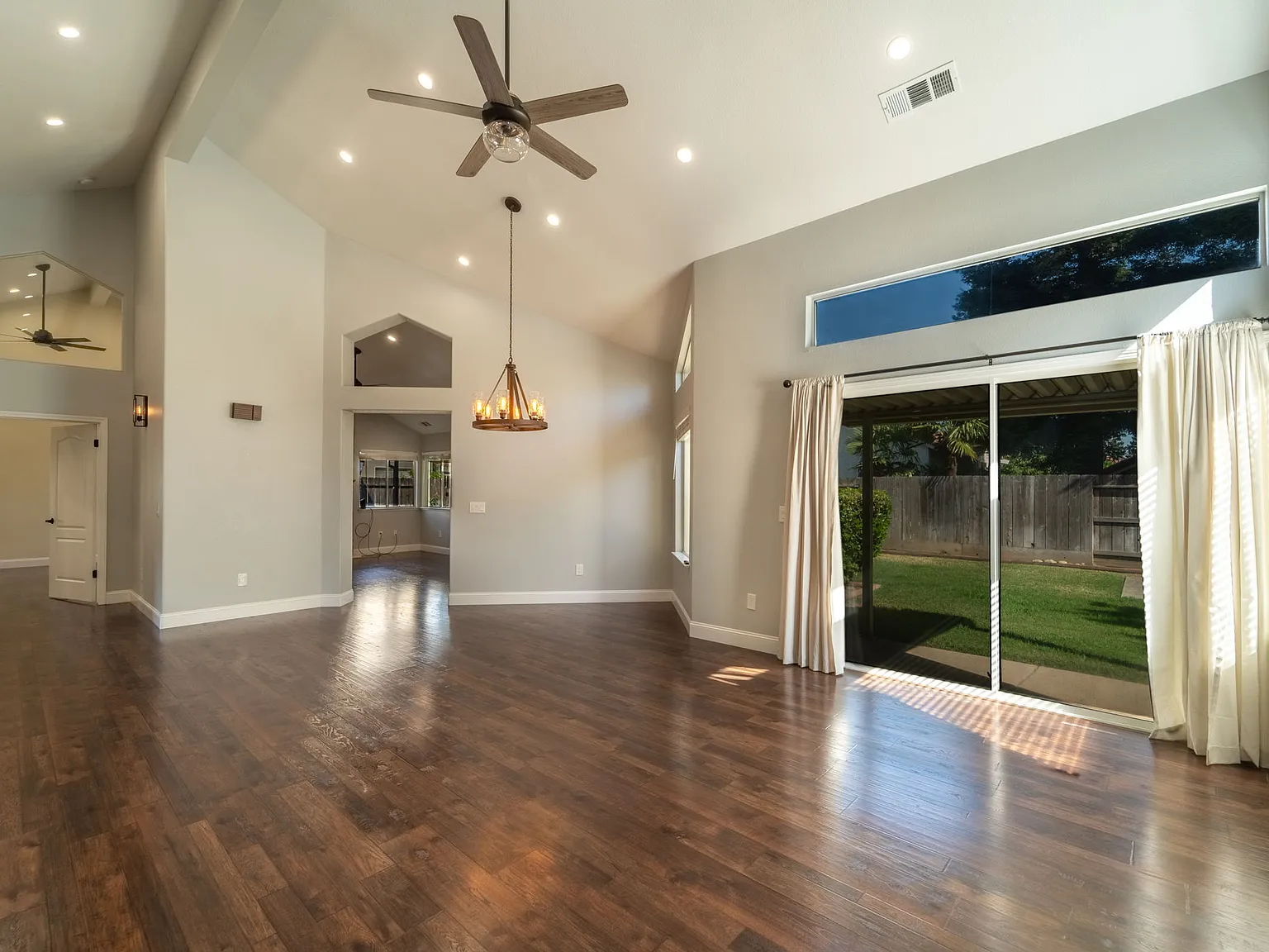 3 bed, 1749 sqft, $2,900 — Photo 4