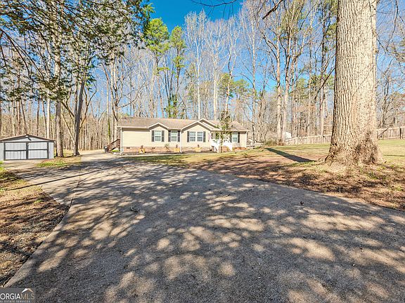 2nd image of 272 Lakeside Trl